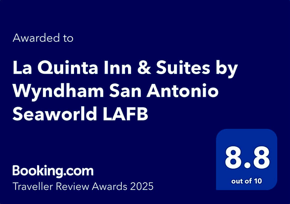 La Quinta Inn & Suites by Wyndham San Antonio Seaworld LAFB