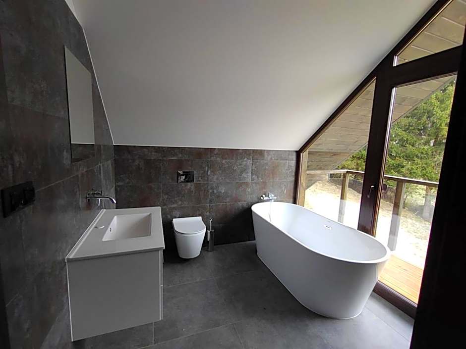 Szumny Dwór - pokoje z łazienkami