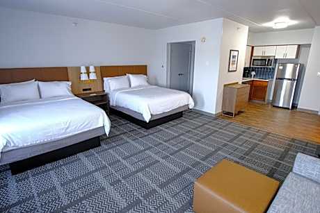 Queen Suite with Two Queen Beds