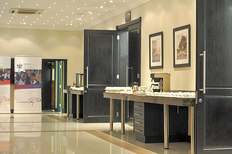 Safari Hotel & Convention Centre