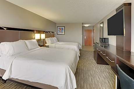 Standard Queen Room with Two Queen Beds and Mobility Accessible Tub