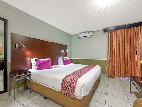 Deluxe King Room with Balcony