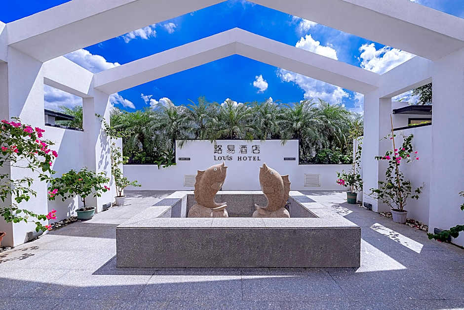 Zhongshan Louis Hotel