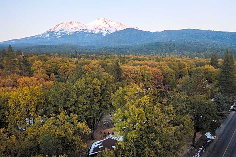 Basecamp Lodge