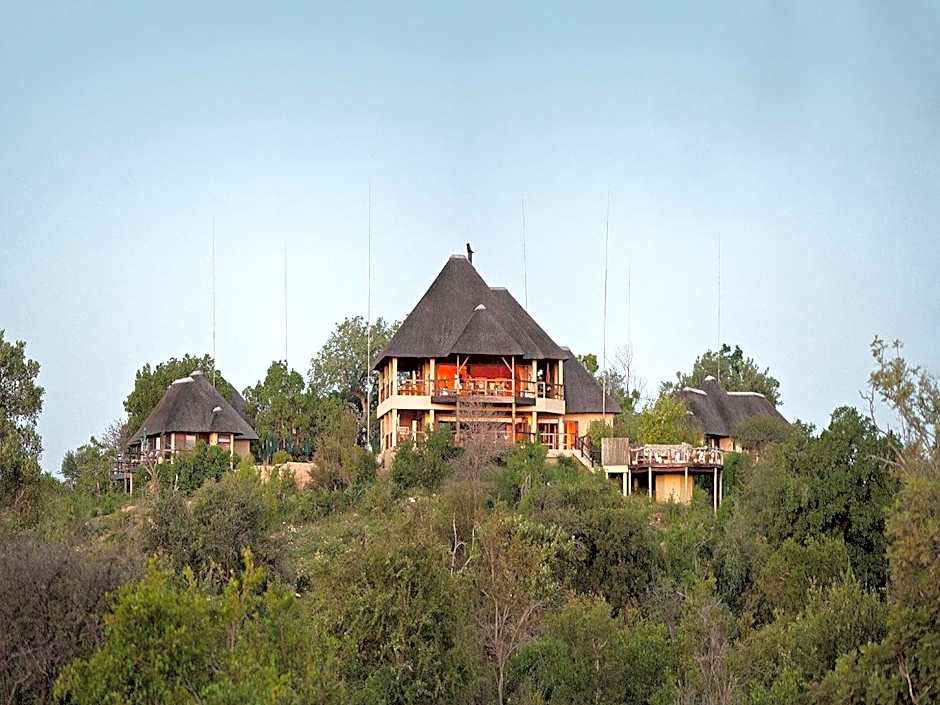 Makumu Private Game Lodge