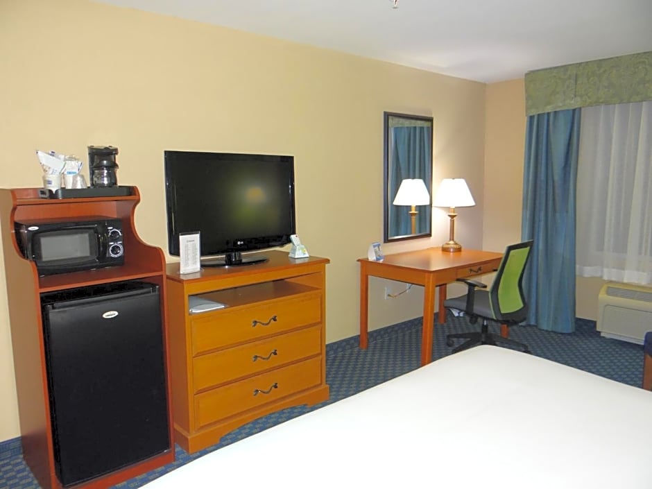 Holiday Inn Express Hotel & Suites Salisbury - Delmar By IHG