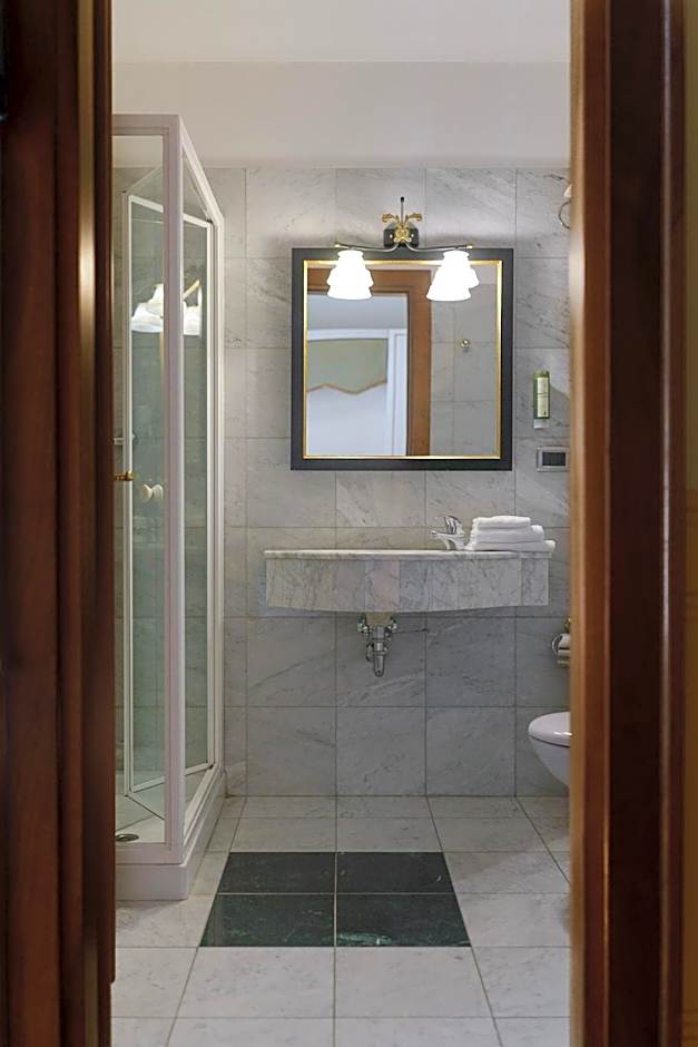 Hotel Villa Policreti