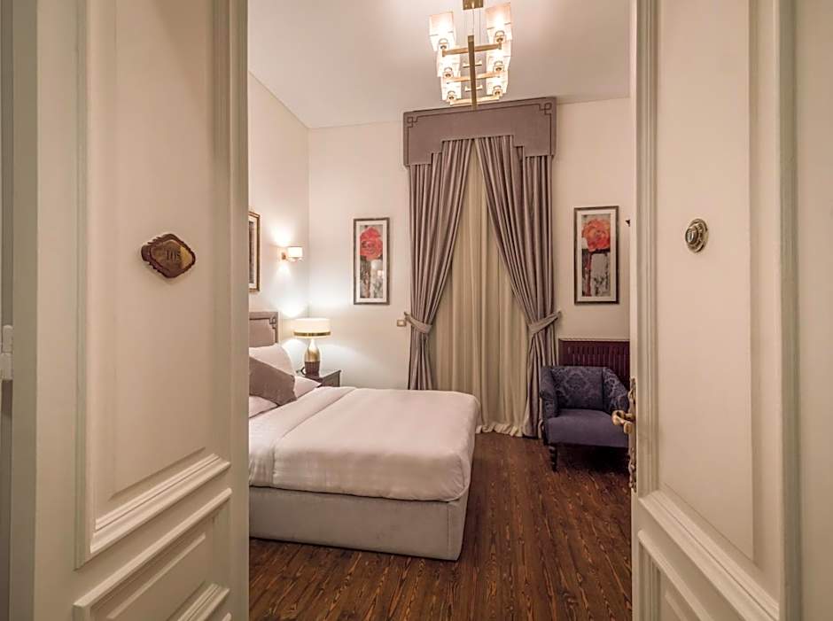 1920s Boutique Hotel and Restaurants