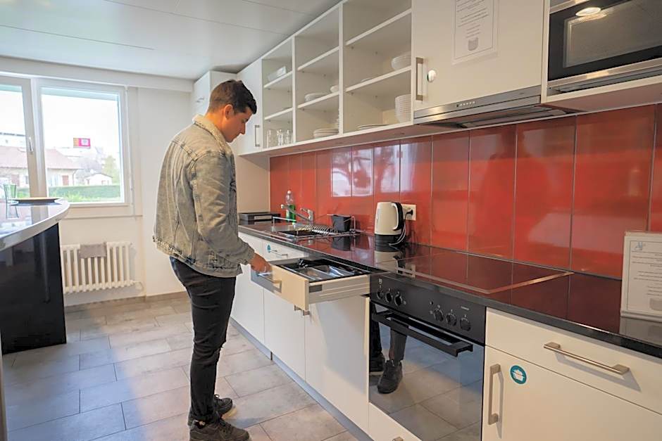 Nyon Hostel