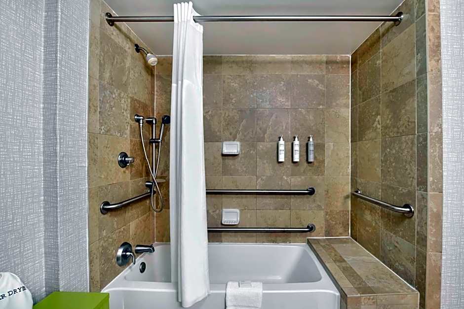 Hampton Inn By Hilton & Suites Jackson