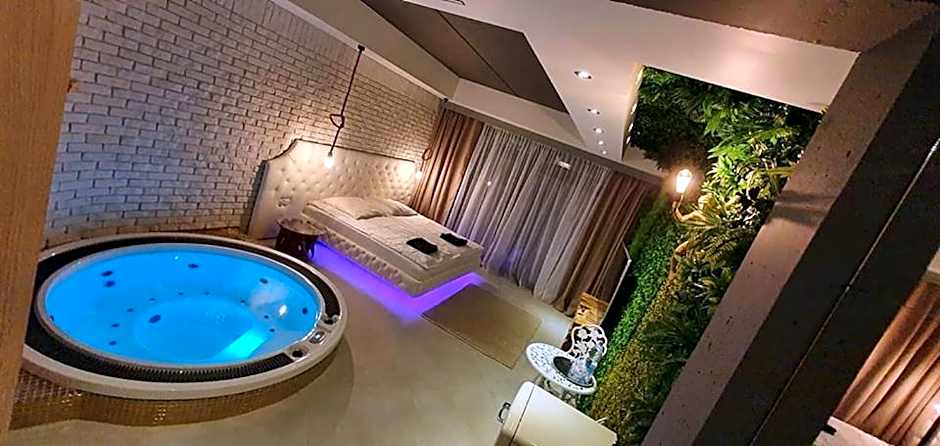 Hotel Ramka & Restaurant & Wine Bar