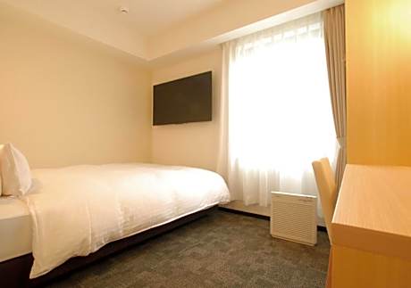 Single Room B - Non-Smoking