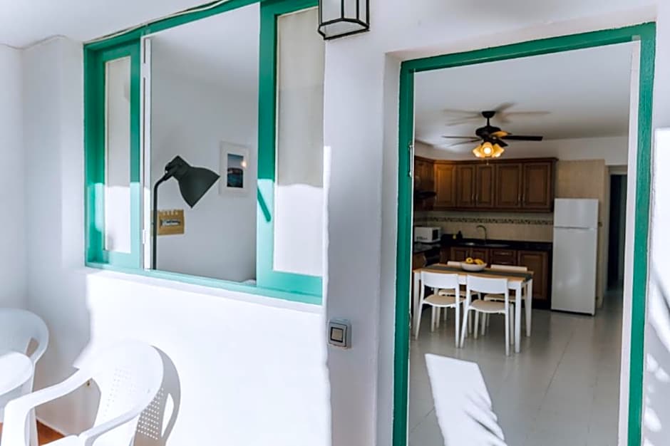 Central location in a great complex with 300mbps internet