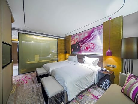 Luxury Twin Room with City View