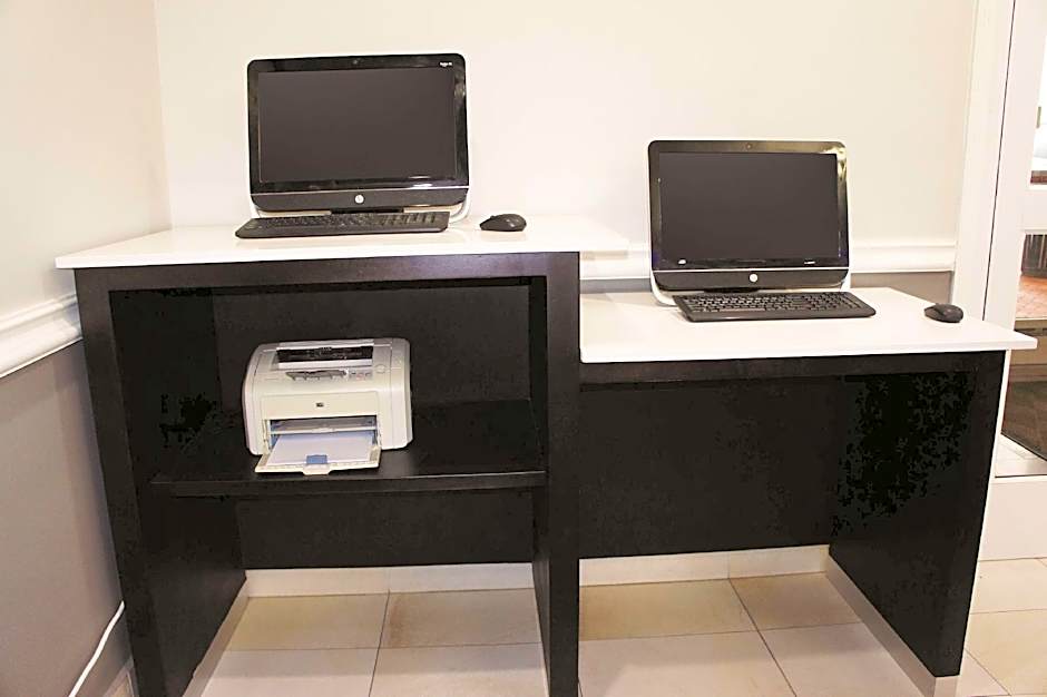 La Quinta Inn & Suites by Wyndham Raymondville