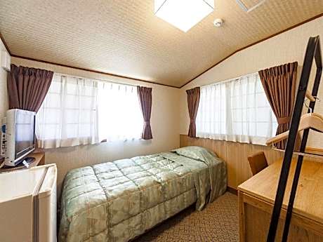 Single Room with Shared Bathroom
