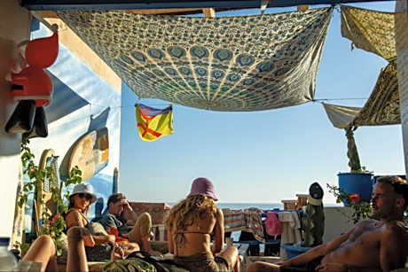 Hostel The Endless House Anchor point