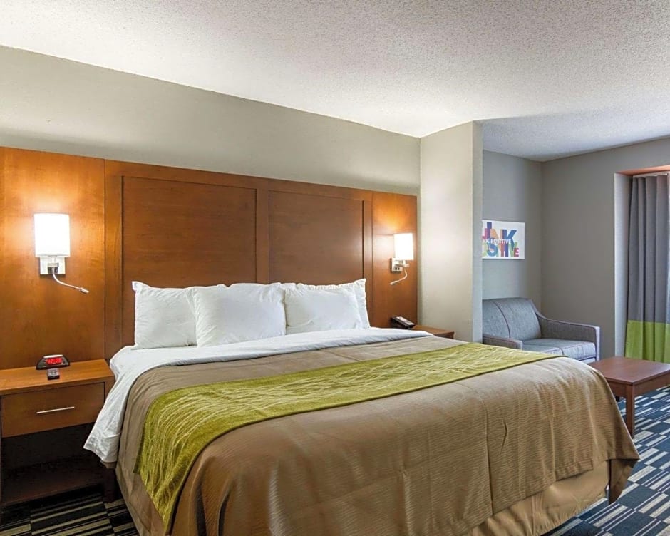 Quality Inn and Suites Ashland near Kings Dominion