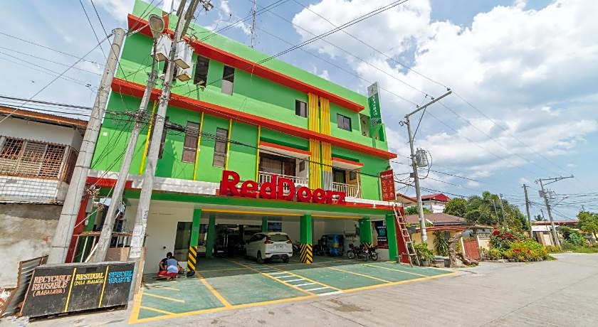 RedDoorz near Notre Dame of Dadiangas University