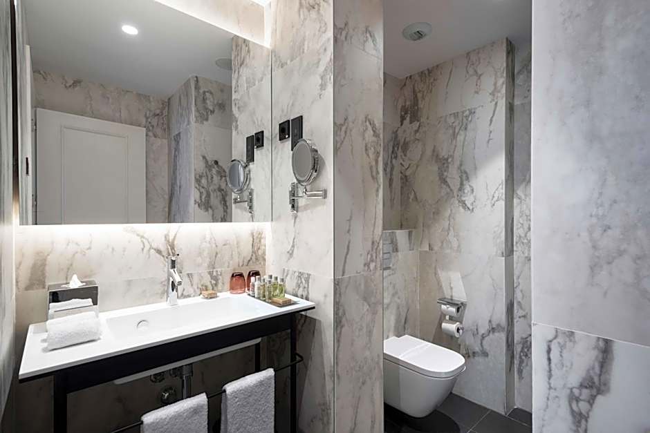 DoubleTree by Hilton Madrid - Prado