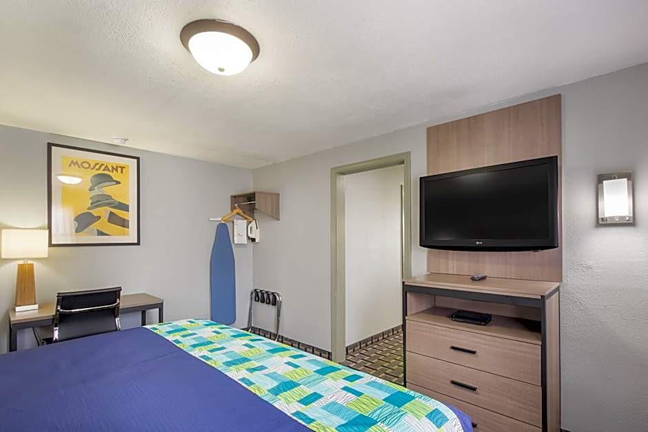Knights Inn & Suites Salem, IN