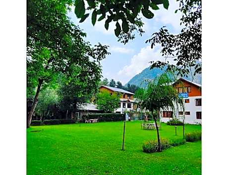 Hotel Zebrina, Pahalgam