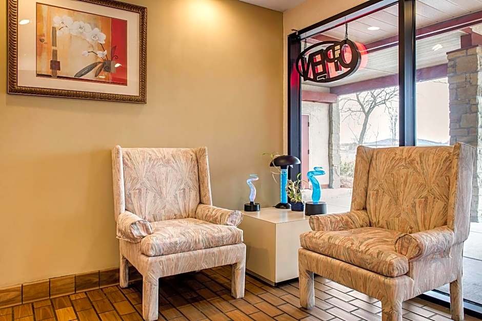 Econo Lodge Holland - Toledo