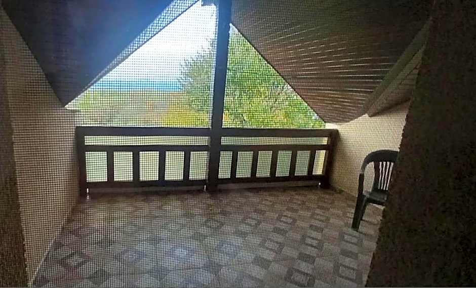 VillaWeb 9rooms - Long term business aparthotel 29 Euro per night per room, min 3months