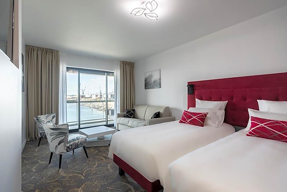 Le Barracuda & Spa, Centre Port, pieds dans l'eau, vue mer