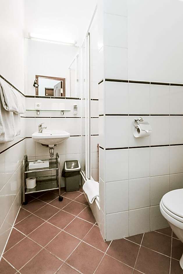 Hotel Kert FREE PARKING