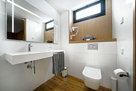 2 BED APARTMENT 4 ADULTS