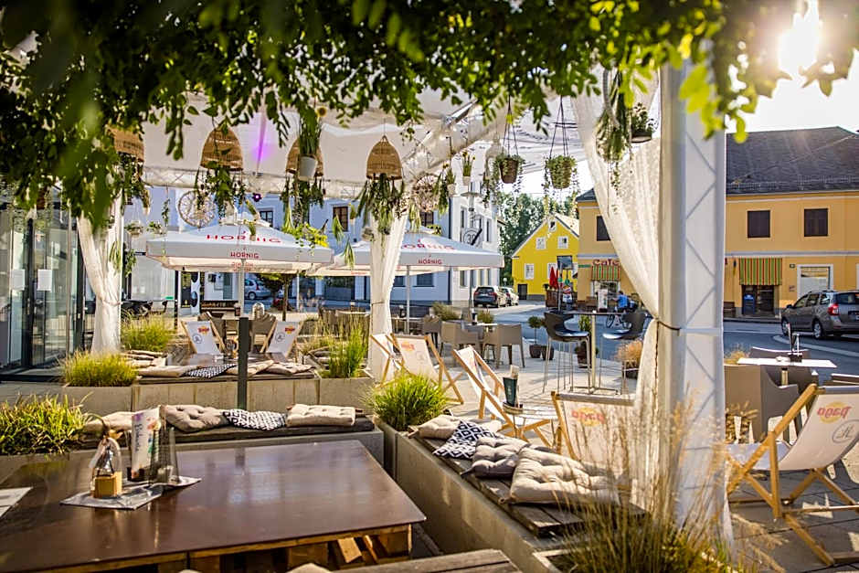 Hotel Locker & Legere