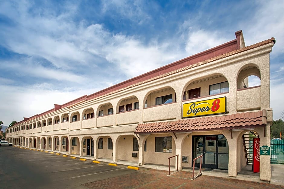 Super 8 by Wyndham Las Vegas Nellis AFB Area