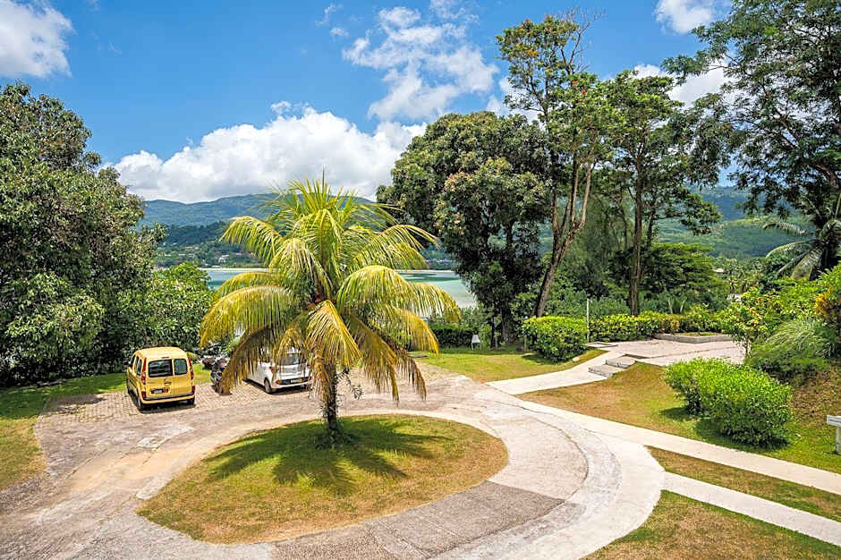 La Residence Villas & Studios