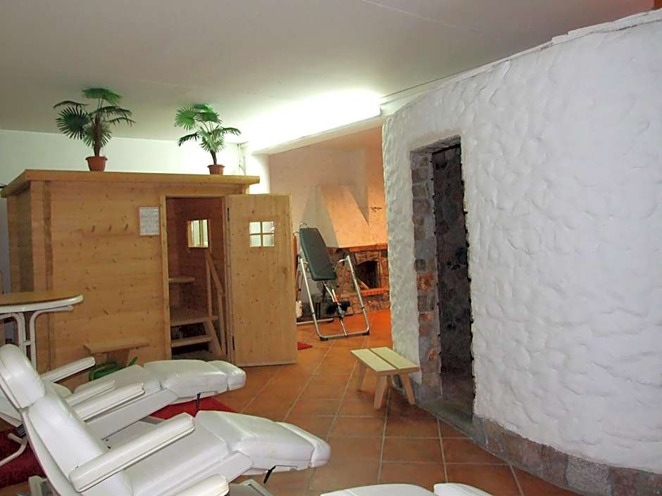 Dom Wypoczynkowy "Pod Strzechą" w Giewartowie