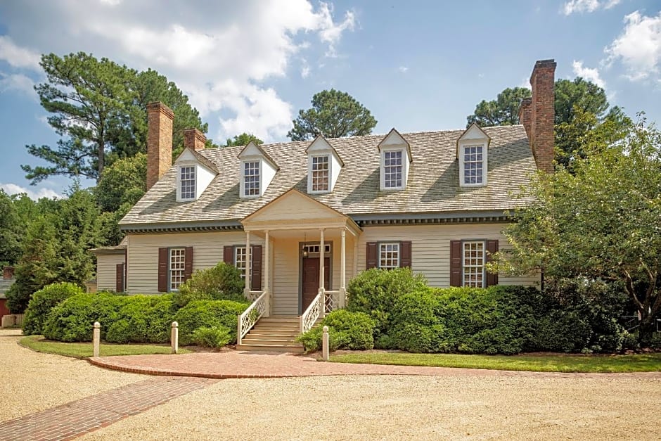 Colonial Houses, an official Colonial Williamsburg Hotel