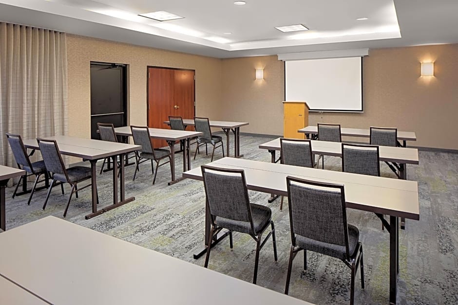 Courtyard by Marriott Houston Rice University
