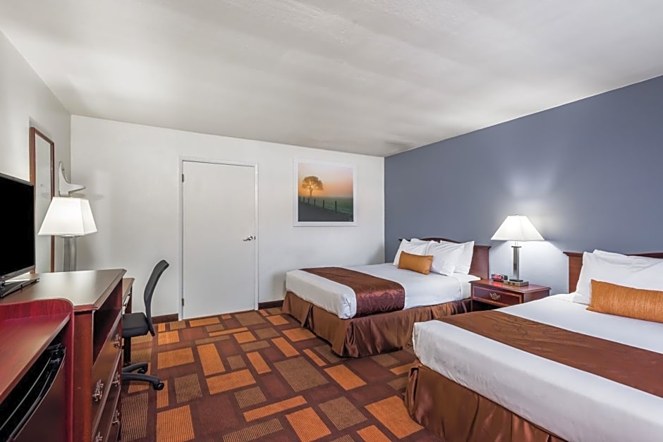 Days Inn & Suites by Wyndham Lodi