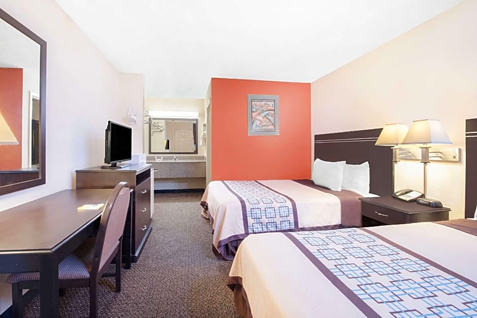 Days Inn by Wyndham Hobbs