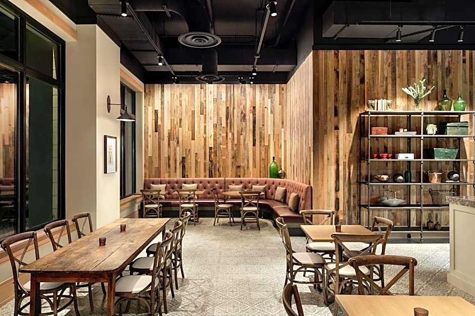 The Harpeth Downtown Franklin, Curio Collection by Hilton