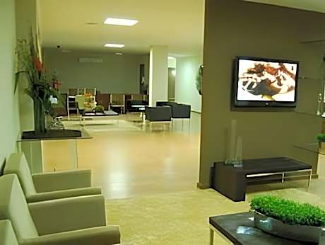 Maximus Business Hotel
