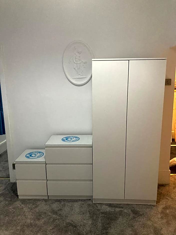 The New Apollo Hotel