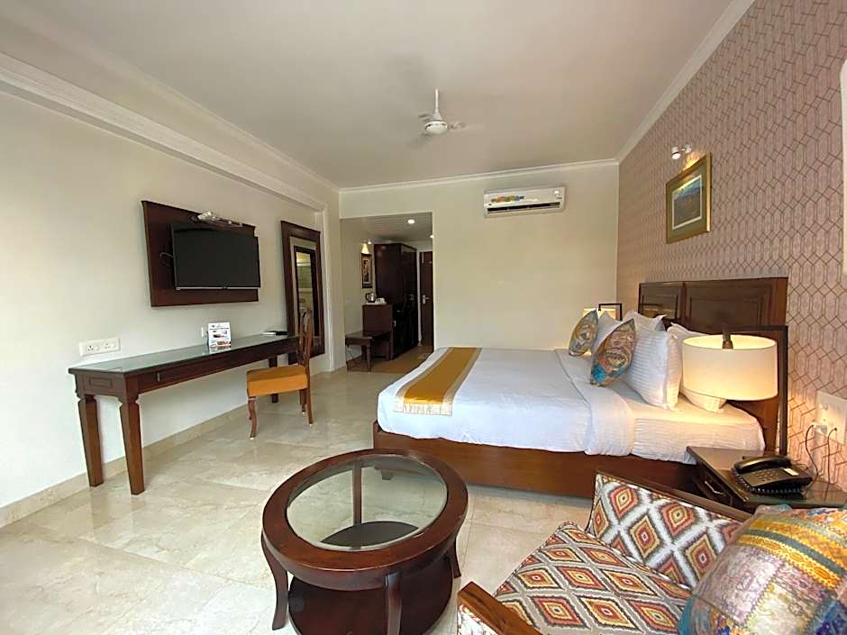Hotel Green View - Behind Pramarth Niketan
