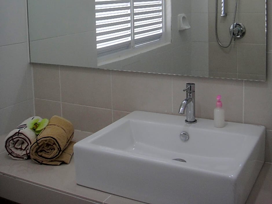 Shamrock Beach Villas Penang Seaview