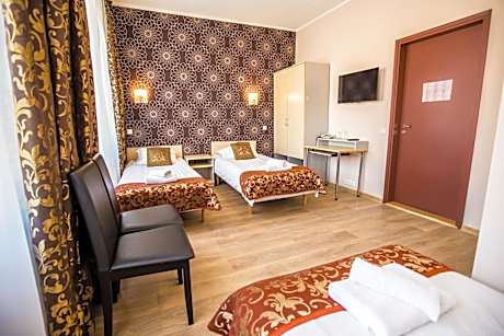 Triple Room with Private Bathroom