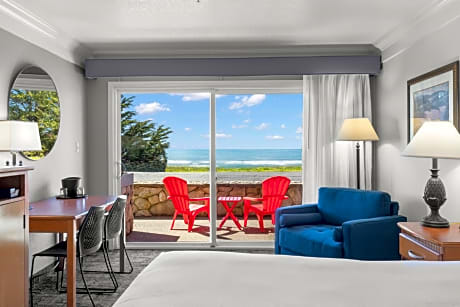 King Bed with Ocean View - (No Pets)