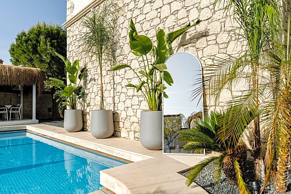 Sandal Alaçatı - Adult Only