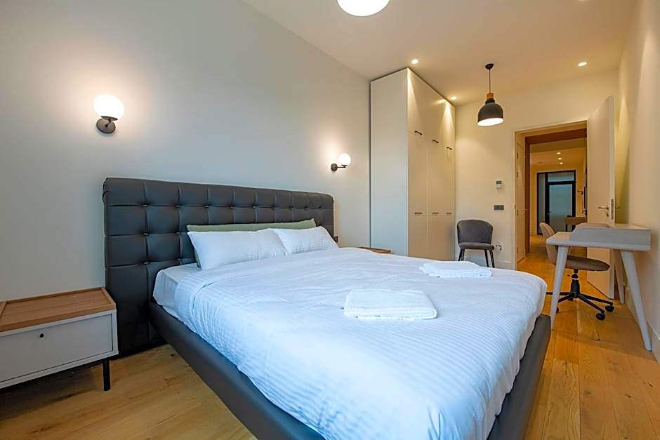 12A, Luxury & Unique, Cinema, Terrace, Stunning View, Central Location!