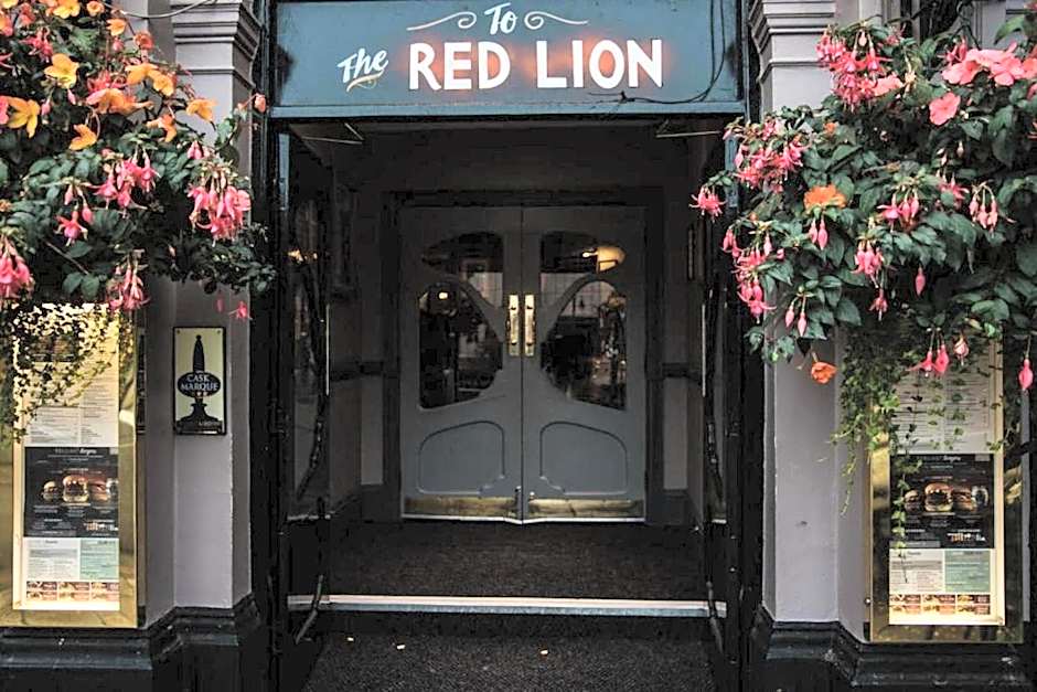 OYO The Red Lion Hotel