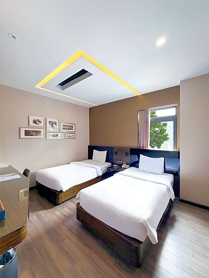 Photo 1 of 7 of Deluxe 2 Beds
